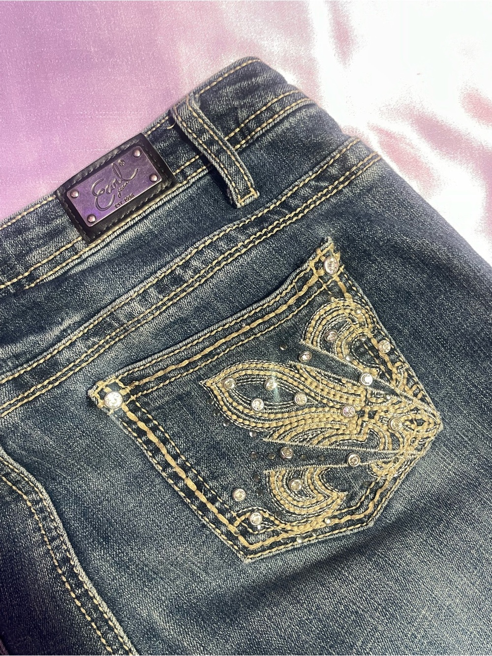Fleur de lis rhinestone embellished straight leg jeans 12/30” McBling